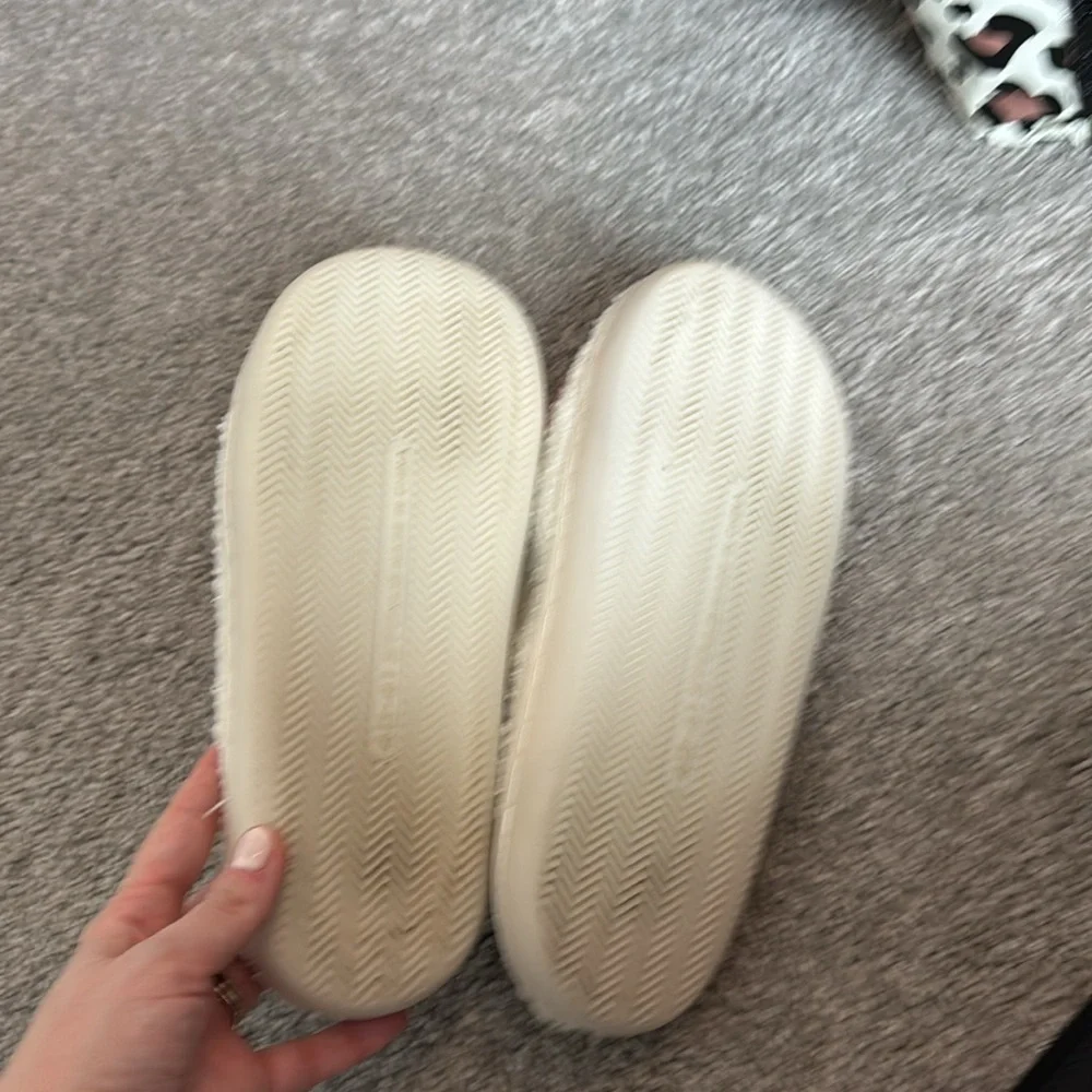 Smiley Slippers - Picture 3 of 3